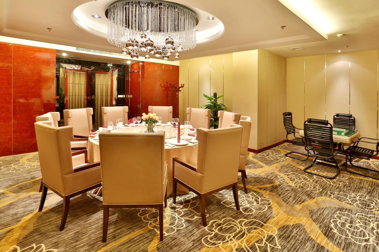 Minshan Yuanlin Grand Hotel Chongqing Exteriör bild